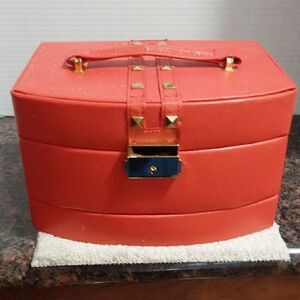 Red BEY-BERK Lizard Jewelry Box with Gold Accents..."As Is"...great Condition.